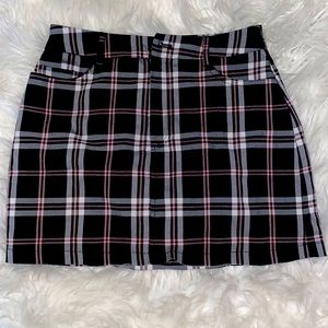 Pink and plaid skirt. Size small. Forever 21